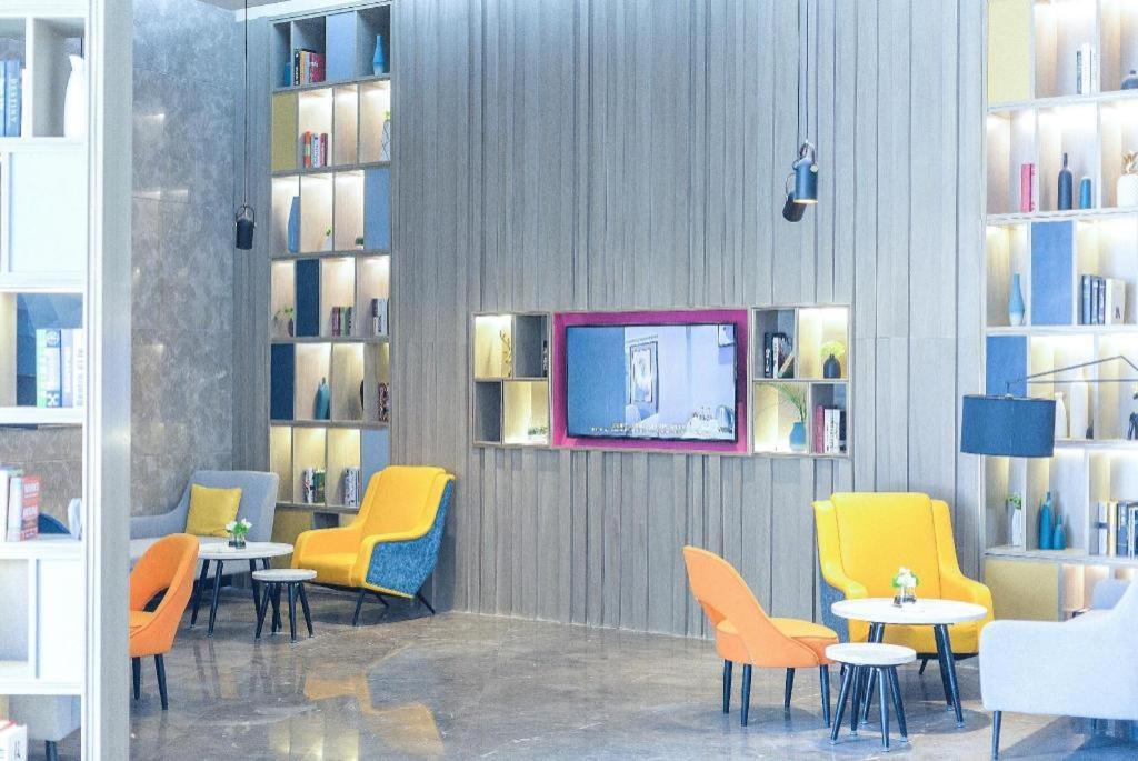 Echarm Hotel Yangjiang Baili Plaza Exterior photo